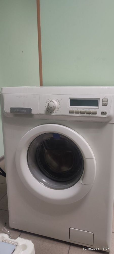 Стиральная машина ELECTROLUX EWS 12710 W Б/У