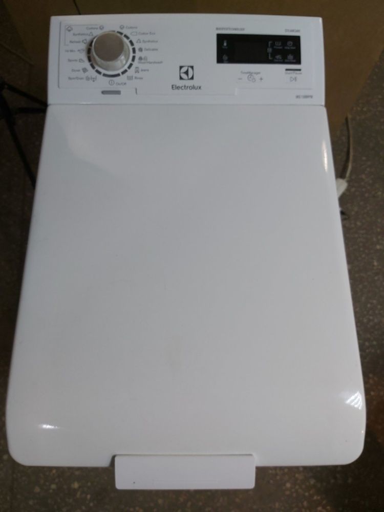 Стиральная машина с вертикальной загрузкой ELECTROLUX EWT1066EFW 7499