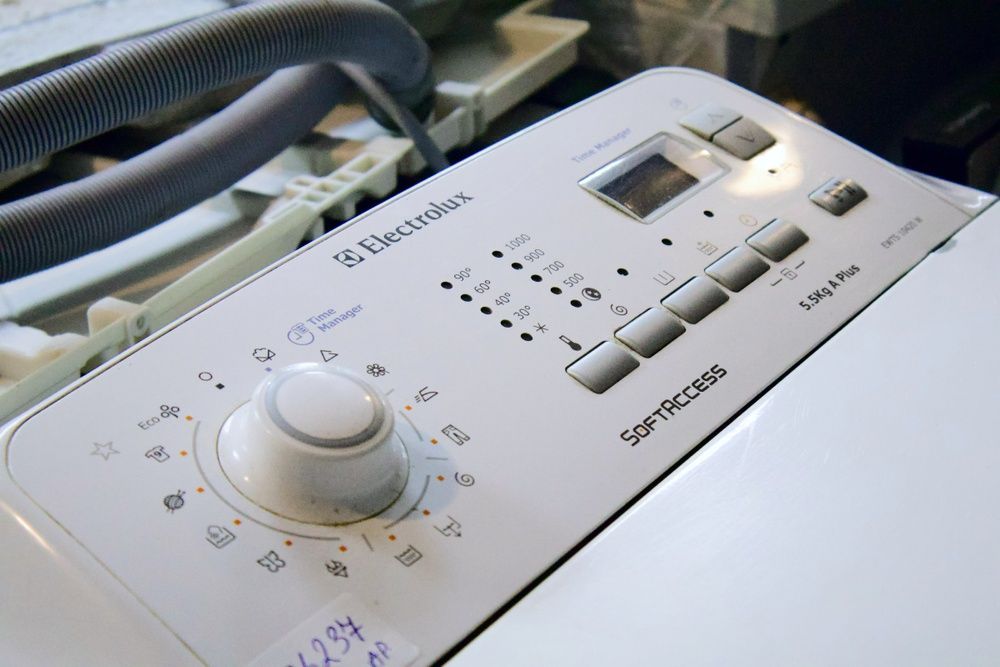 Стиральная машина ELECTROLUX EWT 10420 W Б/У