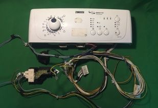 Модуль управления для стиральной машины с проводкой ZANUSSI ZWQ 5100 Б/У - запчасти к стиральной машине Zanussi
