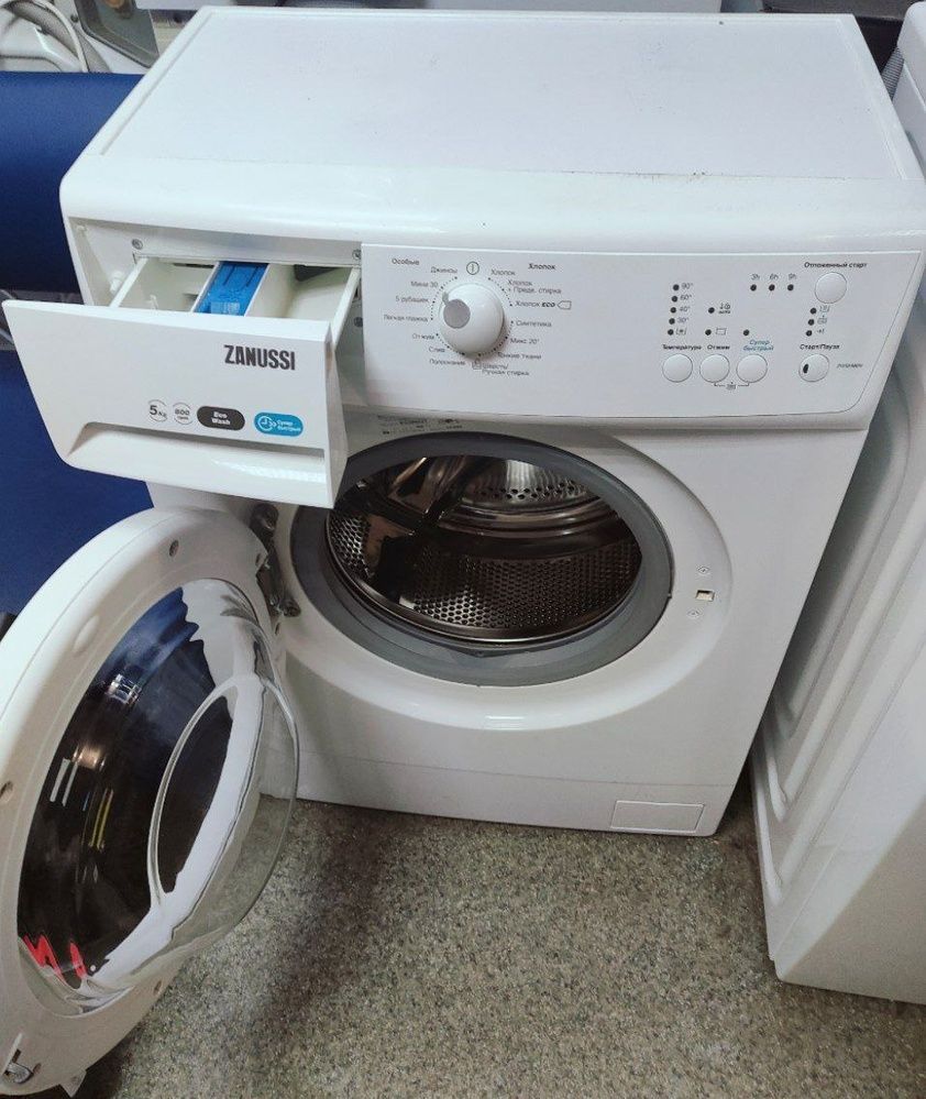 Стиральна машина Zanussi ZWSE680V Б/У